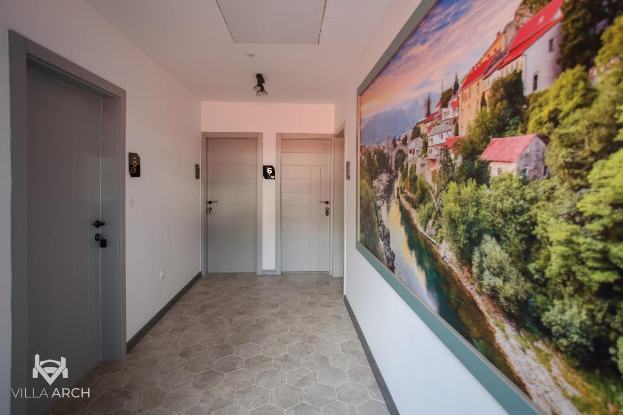 & Arch Apartma *